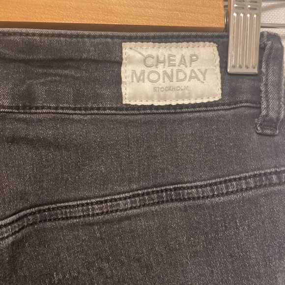 CHEAP MONDAY SUPER high rise stretchy jeans size 26-27 - Picture 3 of 6